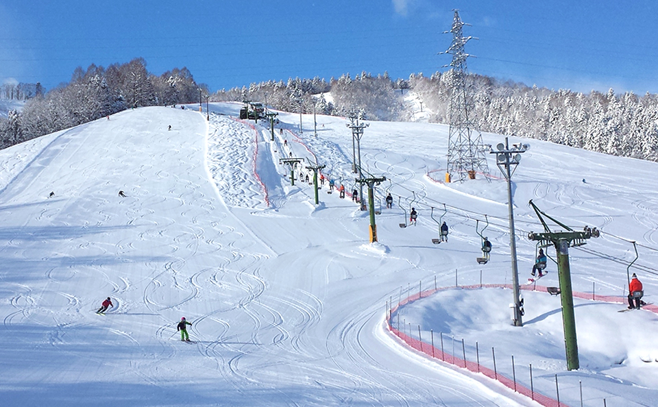 晴天の日向スキー場